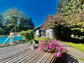 Photo 3: 595 PRATT Road in Gibsons: Gibsons & Area House for sale (Sunshine Coast)  : MLS®# R2808006