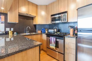 Photo 3: 1604 1010 RICHARDS Street in Vancouver: Yaletown Condo for sale in "The Gallery" (Vancouver West)  : MLS®# R2204438