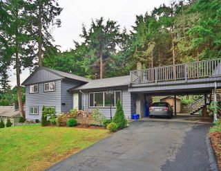 Photo 1: 593 ST. GILES Road in West Vancouver: Glenmore House for sale : MLS®# R2745469