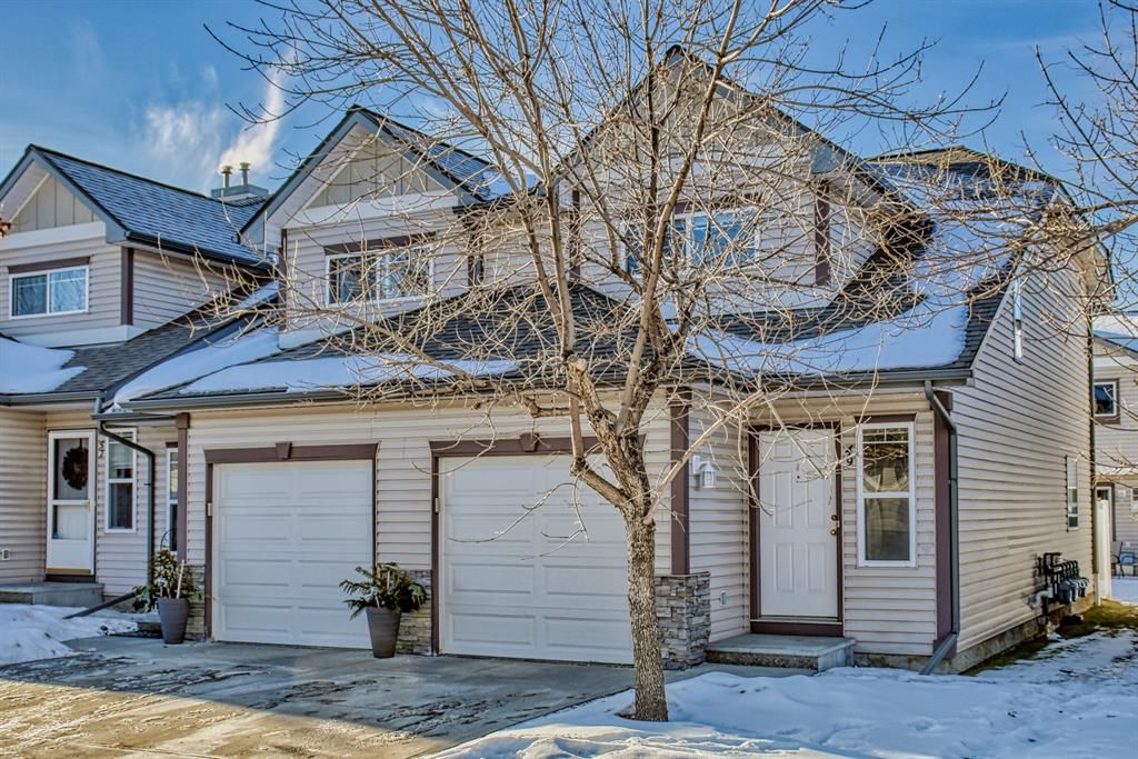 Main Photo: 49 Millview Green SW in Calgary: Millrise Row/Townhouse for sale : MLS®# A2018557