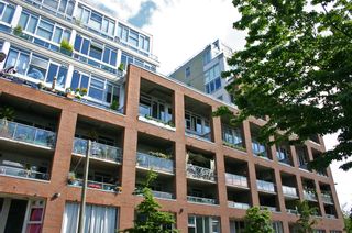 FEATURED LISTING: 420 - 289 Alexander Street Vancouver
