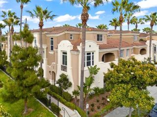 Main Photo: POINT LOMA Townhouse for sale : 3 bedrooms : 2842 Farragut  Rd. 127 in San Diego