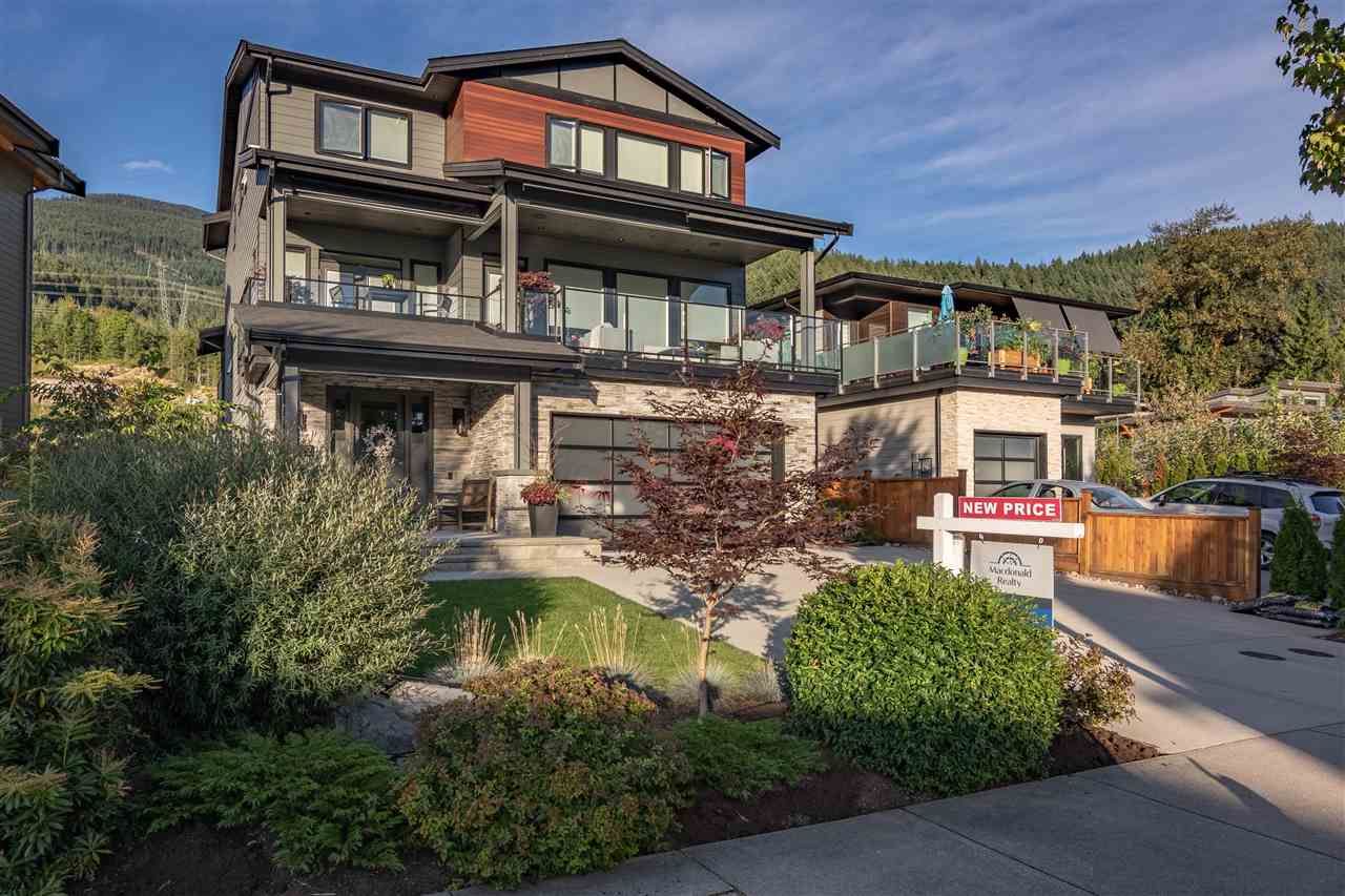 Main Photo: 40252 ARISTOTLE Drive in Squamish: University Highlands House for sale : MLS®# R2429560