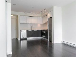 Photo 5: 305 6333 SILVER Avenue in Vancouver: Metrotown Condo for sale in "SILVER" (Burnaby South)  : MLS®# R2098944