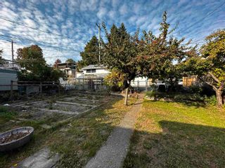 Photo 7: 2621 E 8TH Avenue in Vancouver: Renfrew VE House for sale (Vancouver East)  : MLS®# R2858061