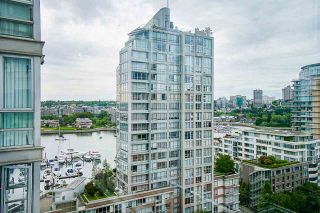 Photo 5: 1801 1201 MARINASIDE Crescent in Vancouver: Yaletown Condo for sale in "The Peninsula" (Vancouver West)  : MLS®# R2373900