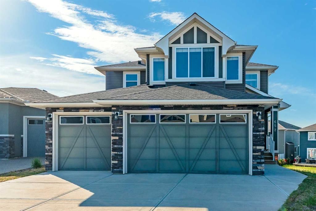 Main Photo: 652 Harrison Court: Crossfield Detached for sale : MLS®# A2056373