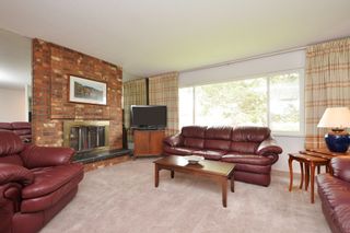 Photo 2: 4015 Osgoode Pl in Saanich East: House for sale