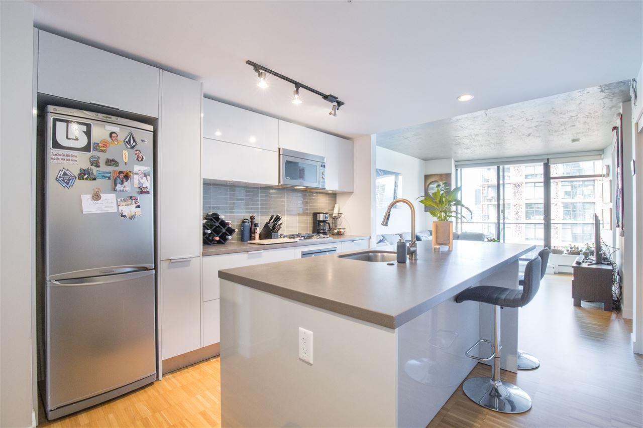 Photo 5: Photos: 2707 108 W CORDOVA Street in Vancouver: Downtown VW Condo for sale in "WOODWARDS W32" (Vancouver West)  : MLS®# R2457769
