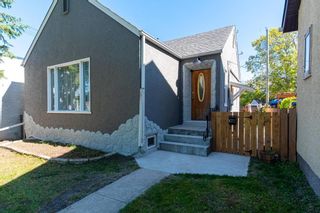 Photo 2: 1037 Dominion Street in Winnipeg: West End Residential for sale (5C)  : MLS®# 202023001