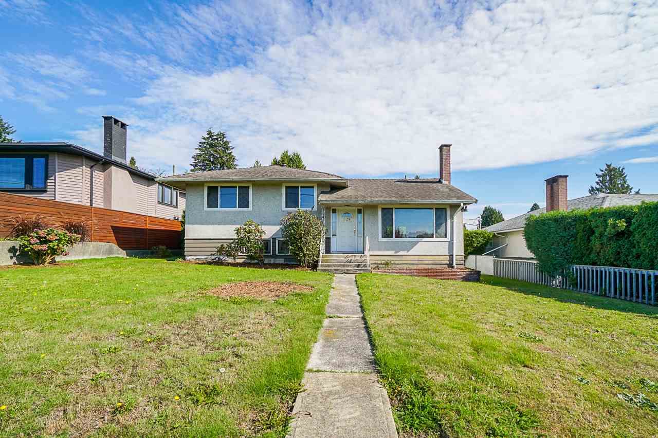 Main Photo: 4576 ROYAL OAK Avenue in Burnaby: Deer Lake Place House for sale (Burnaby South)  : MLS®# R2409231
