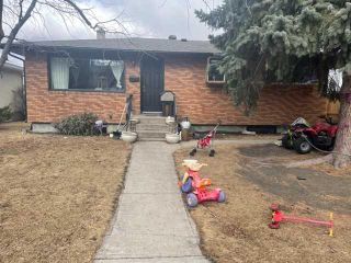 Main Photo: 616 33 Avenue NE in Calgary: Winston Heights/Mountview Detached for sale : MLS®# A2055724