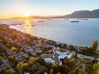 Main Photo: 314 2890 POINT GREY Road in Vancouver: Kitsilano Condo for sale in "KILLARNEY MANOR" (Vancouver West)  : MLS®# R2892838