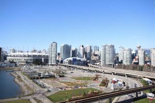 Photo 1: 1104 1088 QUEBEC Street in Vancouver: Downtown VE Condo for sale in "VICEROY" (Vancouver East)  : MLS®# R2438703