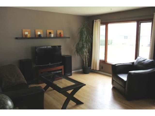 Photo 6: Photos: 565 Chelsea Avenue in WINNIPEG: East Kildonan Residential for sale (North East Winnipeg)  : MLS®# 1208964