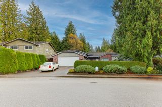 Photo 3: 427 SELMAN Street in Coquitlam: Coquitlam West House for sale in "COQUITLAM WEST" : MLS®# R2830817