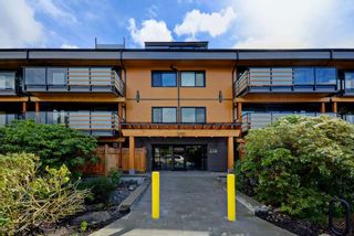 Photo 1: 306 2336 WALL Street in Vancouver: Hastings Condo for sale in "Harbour Shores" (Vancouver East)  : MLS®# R2250554