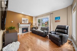 Photo 10: 28 SHERRING CRESCENT in Kanata: House for sale : MLS®# 1381705
