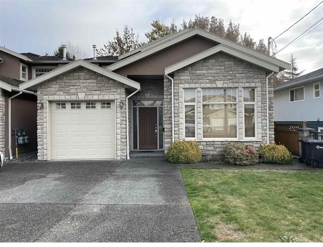 FEATURED LISTING: 5160 INMAN AVENUE Burnaby
