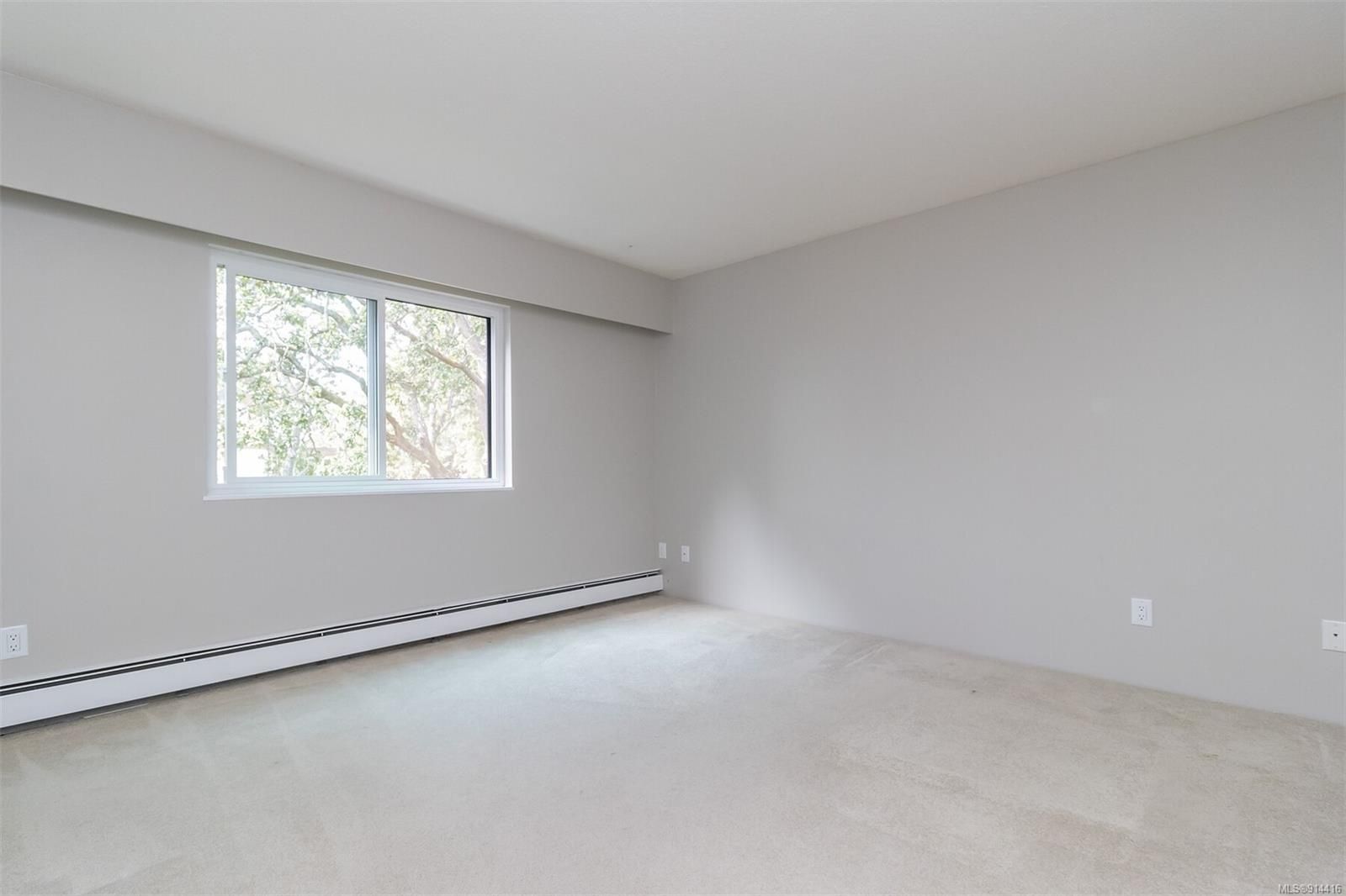 Photo 17: Photos: 307 2930 Cook St in Victoria: Vi Mayfair Condo for sale : MLS®# 914416