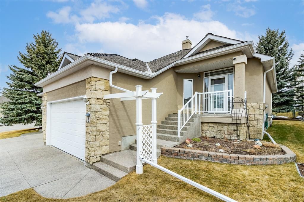 Main Photo: 6 Scimitar Court NW in Calgary: Scenic Acres Semi Detached for sale : MLS®# A1208314