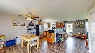 Photo 5: 6 Lindell Drive in Lundar: House for sale : MLS®# 202325833