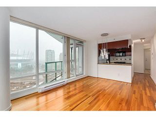 Photo 2: 2101 1033 MARINASIDE Crescent in Vancouver: Yaletown Condo for sale in "QUAY WEST" (Vancouver West)  : MLS®# V1086018