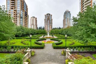 Photo 2: 802 6888 STATION HILL Drive in Burnaby: South Slope Condo for sale (Burnaby South)  : MLS®# R2308226