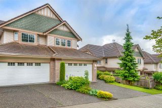Photo 3: 7 1751 PADDOCK Drive in Coquitlam: Westwood Plateau Townhouse for sale in "Worthing Green" : MLS®# R2467524