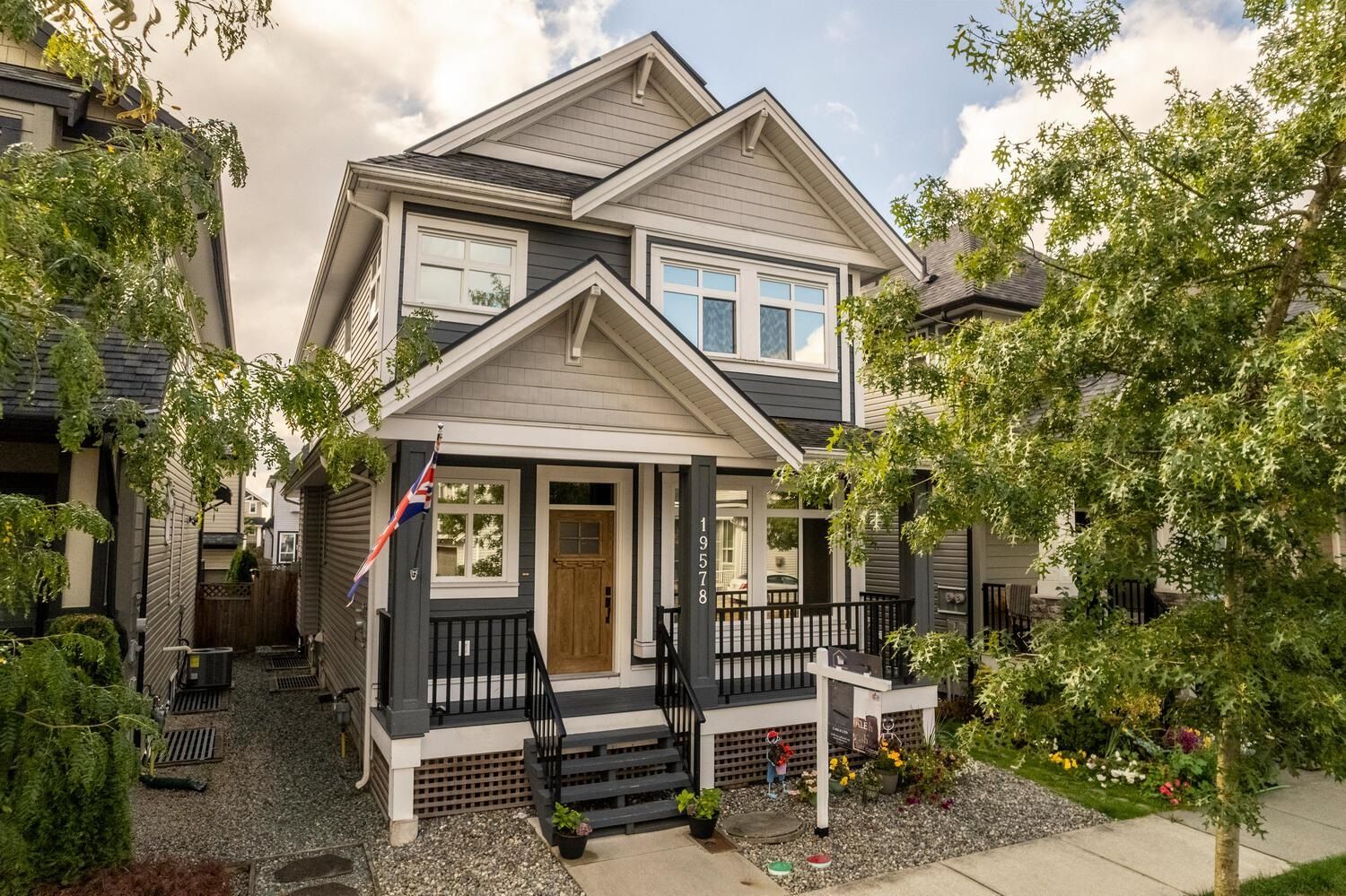 Main Photo: 19578 72A Avenue in Surrey: Clayton House for sale (Cloverdale)  : MLS®# R2816148