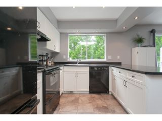 Photo 3: 27 3087 IMMEL Street in Abbotsford: Central Abbotsford Townhouse for sale in "Clayburn Estates" : MLS®# R2065106