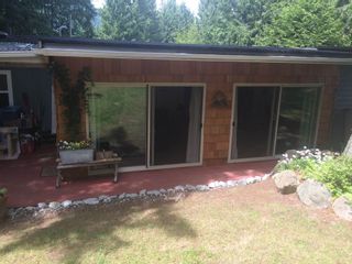 Photo 9: 15 1416 NORTH Road in Gibsons: Gibsons & Area Manufactured Home for sale in "Bear's Tale Village" (Sunshine Coast)  : MLS®# R2078690