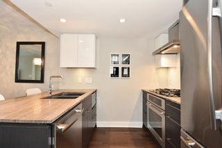 Photo 15: 206 1618 QUEBEC Street in Vancouver: Mount Pleasant VE Condo for sale in "CENTRAL" (Vancouver East)  : MLS®# R2262451