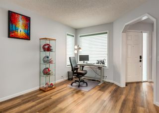 Photo 4: 92 Riverview Mews SE in Calgary: Riverbend Detached for sale : MLS®# A2031929