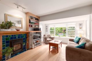 Photo 4: 1937 GRAVELEY Street in Vancouver: Grandview Woodland House for sale in "Commercial Drive" (Vancouver East)  : MLS®# R2404224