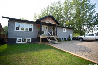 Photo 3: 401 Wheatland Court in Rosthern: Residential for sale : MLS®# SK944162