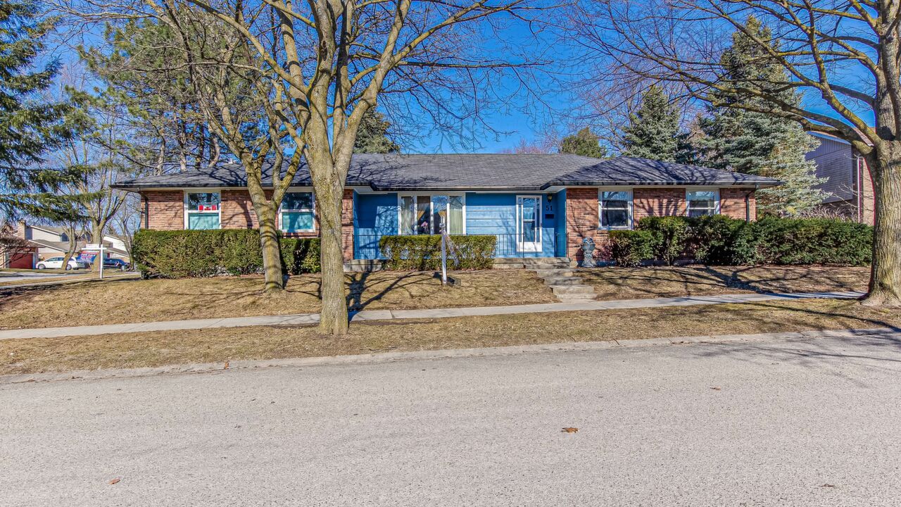 Main Photo: 51 Knights Bridge Road in London: House for sale : MLS®# 40081413