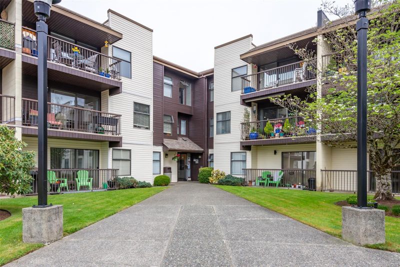 FEATURED LISTING: 304 - 585 Dogwood St South Campbell River