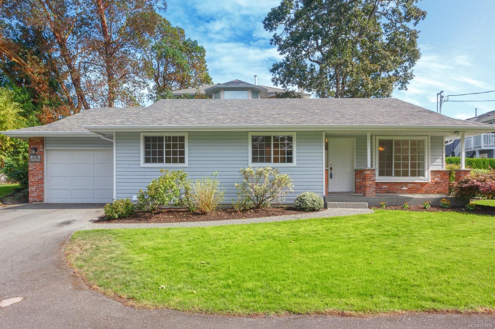 Main Photo: B 875 Clarke Rd in Central Saanich: CS Brentwood Bay House for sale : MLS®# 855830
