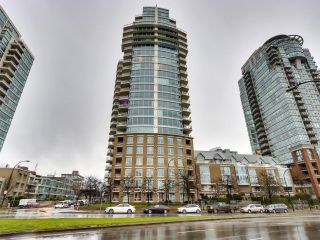 Photo 1: 301 120 MILROSS Avenue in Vancouver: Downtown VE Condo for sale in "BRIGHTON BY BOSA" (Vancouver East)  : MLS®# R2643325