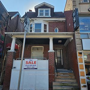 Photo 2: 657 Bloor Street W in Toronto: Palmerston-Little Italy Property for sale (Toronto C01)  : MLS®# C7360474