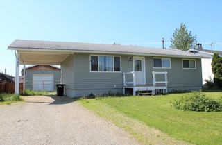 Photo 1: 18 BAKER Road in Mackenzie: Mackenzie -Town House for sale : MLS®# R2704689