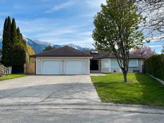 Photo 1: 7023 MULBERRY Place: Agassiz House for sale : MLS®# R2872020