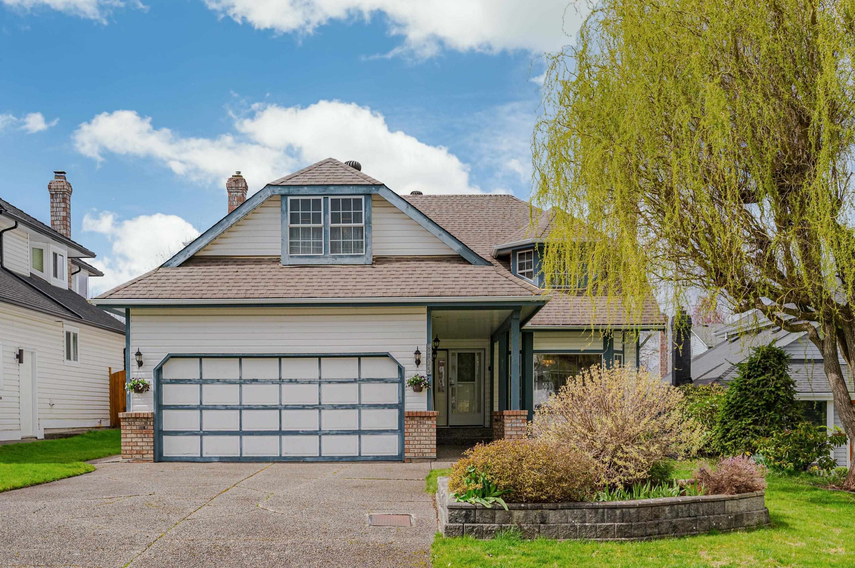 Main Photo: 8735 213 Street in Langley: Walnut Grove House for sale in "FOREST HILLS" : MLS®# R2771111