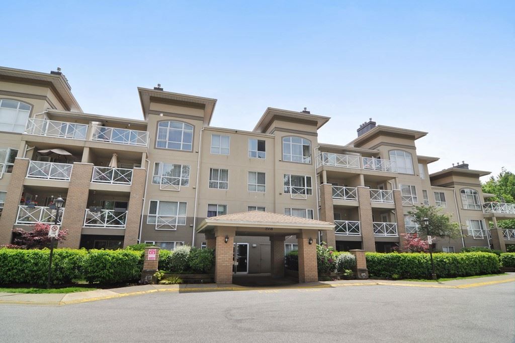 Main Photo: 113 2558 PARKVIEW Lane in Port Coquitlam: Central Pt Coquitlam Condo for sale : MLS®# R2212920