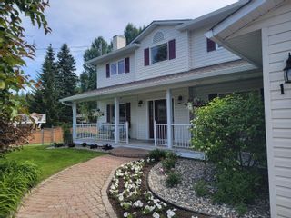 Photo 2: 110 N GROSZ Road in Quesnel: Quesnel - South Hills House for sale in "South Hills" : MLS®# R2788463