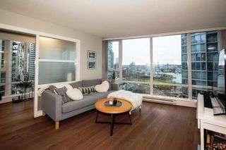 Photo 2: 1706 1495 RICHARDS Street in Vancouver: Yaletown Condo for sale in "Azura II" (Vancouver West)  : MLS®# R2743351