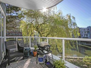 Photo 17: 201 1502 ISLAND PARK Walk in Vancouver: False Creek Condo for sale in "THE LAGOONS" (Vancouver West)  : MLS®# R2161234