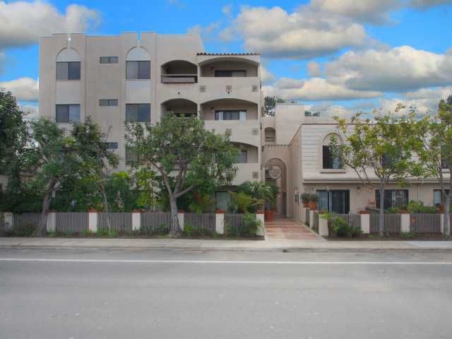 Main Photo: PACIFIC BEACH Condo for sale : 2 bedrooms : 1225 Pacific Beach Drive #2d in San Diego