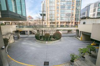 Photo 4: 2204 1155 HOMER Street in Vancouver: Yaletown Condo for sale in "CITY CREST" (Vancouver West)  : MLS®# R2040880